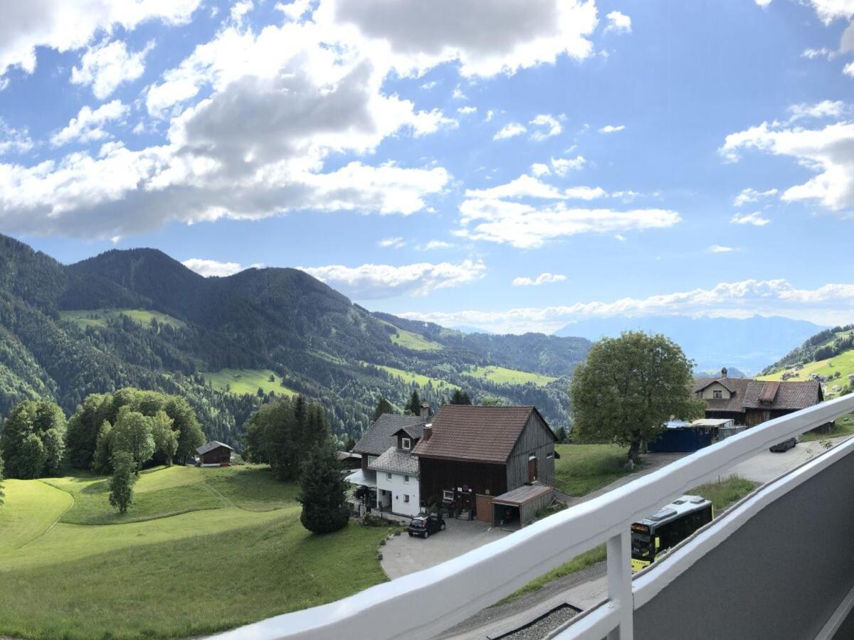Walli Laterns - Ski Und Bergvergnuegen Direkt Vor Der Haustuer ภายนอก รูปภาพ